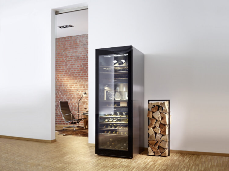 Винный холодильник KWT6834SGS